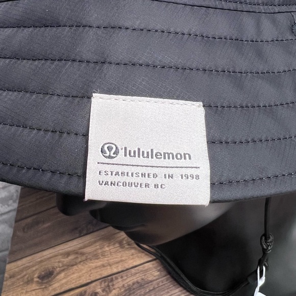 Lululemon Patch Logo Bucket Hat NWT Size S/M (Black) - Picture 5 of 16
